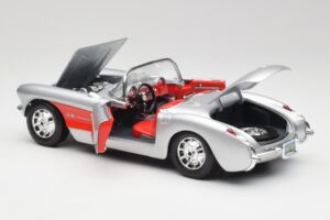 Chevrolet Corvette C1 Ezüst & Piros Bburago 1:18 3024-M1 Fém – 5. kép a 8-ből