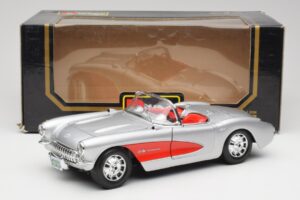 Chevrolet Corvette C1 Ezüst & Piros Bburago 1:18 3024-M1 Fém – 8. kép a 8-ből
