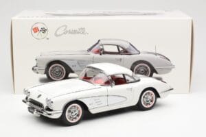 Chevrolet Corvette C1 Spider Hard Top Snowcrest Fehér AUTOart 1:18 71147 Fém – 8. kép a 8-ből