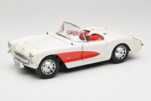 Chevrolet Corvette C1 Fehér & Piros Bburago 1:18 3024-M3 Fém
