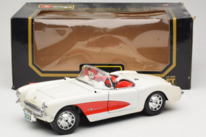 Chevrolet Corvette C1 Fehér & Piros Bburago 1:18 3024-M3 Fém – 8. kép a 8-ből