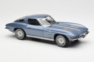 Chevrolet Corvette C2 Kékesszürke Metálfényű AUTOart 1:18 71182 Fém – 6. kép a 8-ből