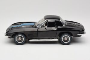 Chevrolet Corvette C2 Fekete American Muscle 1:18 AMM1099/06 Fém – 4. kép a 8-ből