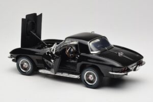 Chevrolet Corvette C2 Fekete American Muscle 1:18 AMM1099/06 Fém – 5. kép a 8-ből