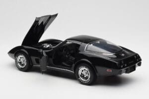 Chevrolet Corvette C3 Fekete UT Models 1:18 21071 Fém – 5. kép a 8-ből