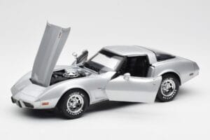 Chevrolet Corvette C3 Ezüst UT Models 1:18 21072 Fém – 2. kép a 8-ből