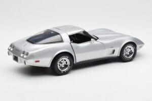 Chevrolet Corvette C3 Ezüst UT Models 1:18 21072 Fém – 3. kép a 8-ből
