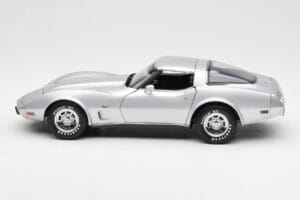 Chevrolet Corvette C3 Ezüst UT Models 1:18 21072 Fém – 4. kép a 8-ből