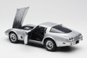 Chevrolet Corvette C3 Ezüst UT Models 1:18 21072 Fém – 5. kép a 8-ből