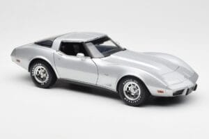 Chevrolet Corvette C3 Ezüst UT Models 1:18 21072 Fém – 6. kép a 8-ből