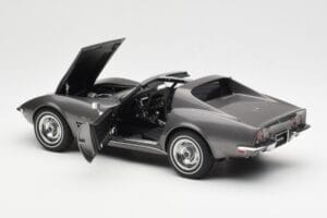 Chevrolet Corvette C3 Spider Laguna Szürke Metálfényű AUTOart 1:18 71173 Fém – 5. kép a 8-ből