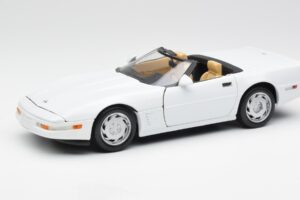 Chevrolet Corvette C4 Kabrió Fehér Maisto 1:18 32830 Fém