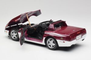 Chevrolet Corvette C4 Indy 500 Pace Car Maisto 1:18 56011 Fém – 5. kép a 8-ből