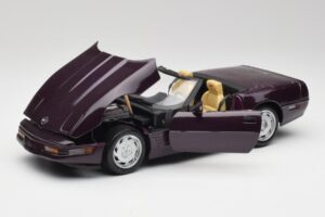 Chevrolet Corvette C4 LT4 Kabrió Lila Metál Maisto 1:18 50277 Fém – 2. kép a 8-ből