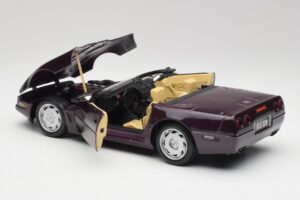 Chevrolet Corvette C4 LT4 Kabrió Lila Metál Maisto 1:18 50277 Fém – 5. kép a 8-ből