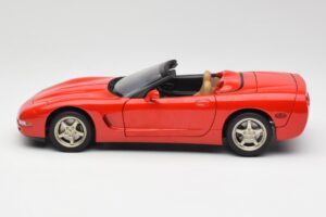 Chevrolet Corvette C5 Kabrió Piros UT Models 1:18 21006 Fém – 4. kép a 8-ből