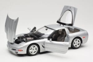 Chevrolet Corvette C5 Ezüst Bburago 1:18 3056 Fém – 2. kép a 8-ből
