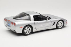 Chevrolet Corvette C5 Ezüst Bburago 1:18 3056 Fém – 3. kép a 8-ből