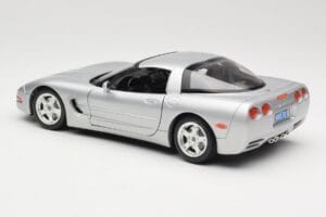 Chevrolet Corvette C5 Ezüst Bburago 1:18 3056 Fém – 7. kép a 8-ből