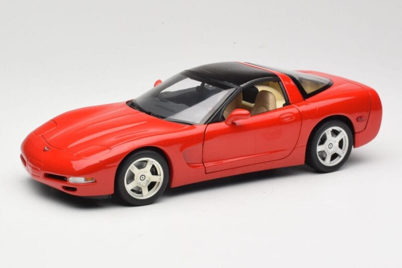 Chevrolet Corvette C5 Targa Piros UT Models 1:18 21001 Fém
