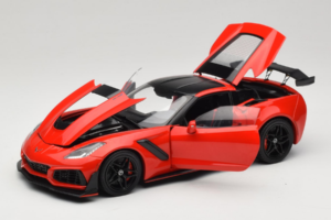 Chevrolet Corvette C7 ZR1 Torch Red IXO 1:18 18RDC243-FO Fém – 2. kép a 8-ből