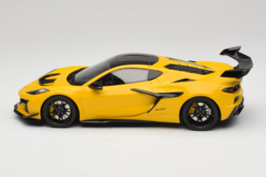 Chevrolet Corvette C8 ZR1 Sárga GT Spirit 1:18 GT528 Gyanta – 3. kép a 6-ből