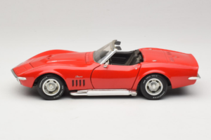 Chevrolet Corvette C3 Kabrió Piros Revell 1:18 8833-P1 Fém – 4. kép a 8-ből