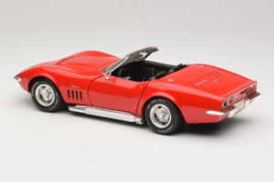 Chevrolet Corvette C3 Kabrió Piros Revell 1:18 8833-P1 Fém – 7. kép a 8-ből