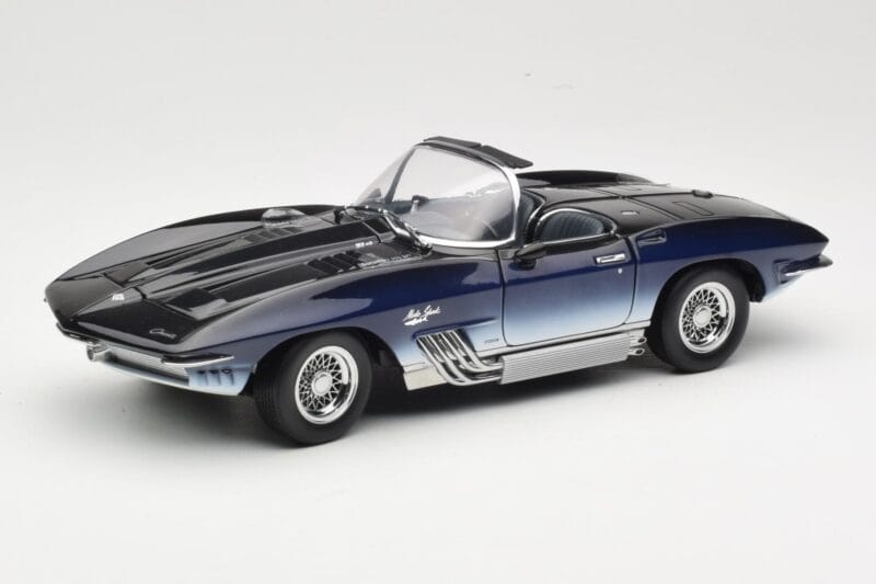 Chevrolet Corvette Mako Shark Sötétkék UT Models 1:18 21061 Fém