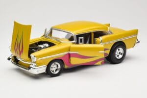 Chevrolet Custom Sárga Lánggal Hot Wheels 1:18 21356 Fém – 2. kép a 8-ből