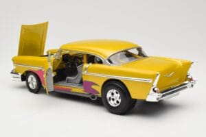 Chevrolet Custom Sárga Lánggal Hot Wheels 1:18 21356 Fém – 5. kép a 8-ből