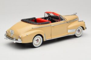 Chevrolet Deluxe Kabrió Bézs Eagle Collectibles 1:18 3022518 Fém – 3. kép a 8-ből