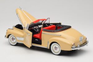 Chevrolet Deluxe Kabrió Bézs Eagle Collectibles 1:18 3022518 Fém – 5. kép a 8-ből