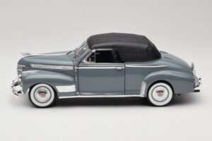 Chevrolet Deluxe Kabrió Puha Tetővel Szürke Eagles Race 1:18 7497276 Fém – 4. kép a 8-ből