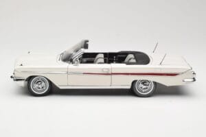 Chevrolet Impala Kabrió Fehér Sun Star 1:18 3405 Fém – 4. kép a 8-ből
