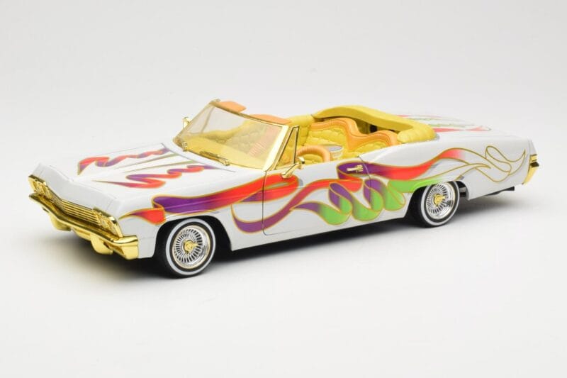 Chevrolet Impala Lowrider White Metallic Hot Wheels 1:18 27635 Fém
