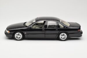 Chevrolet Impala SS Fekete AUTOart 1:18 71091 Fém – 4. kép a 8-ből
