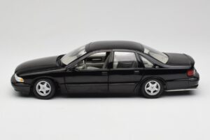Chevrolet Impala SS Fekete UT Models 1:18 21031 Fém – 4. kép a 8-ből