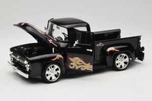 Chevrolet Old School Cody Project Truck & Chopper Set Joyride 1:18 33911 Fém – 2. kép a 8-ből