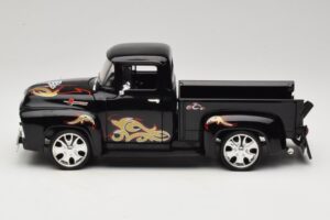 Chevrolet Old School Cody Project Truck & Chopper Set Joyride 1:18 33911 Fém – 4. kép a 8-ből