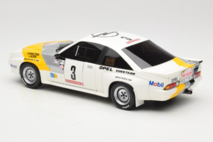 Opel Manta 400 Group B Rally Tour de Corse 1984 Chevrolet G30 Szervizjárművel Otto 1:18 OT491 Gyanta – 12. kép a 13-ből