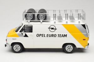 Opel Manta 400 Group B Rally Tour de Corse 1984 Chevrolet G30 Szervizjárművel Otto 1:18 OT491 Gyanta – 6. kép a 13-ből