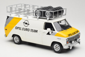 Opel Manta 400 Group B Rally Tour de Corse 1984 Chevrolet G30 Szervizjárművel Otto 1:18 OT491 Gyanta – 7. kép a 13-ből