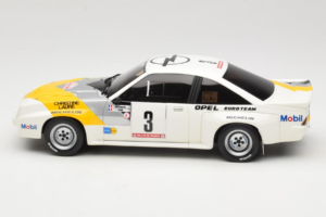 Opel Manta 400 Group B Rally Tour de Corse 1984 Chevrolet G30 Szervizjárművel Otto 1:18 OT491 Gyanta – 9. kép a 13-ből
