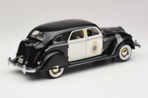 Chrysler Airflow Rendőrautó Signature Models 1:18 CCSM01 Fém – 2. kép a 6-ből