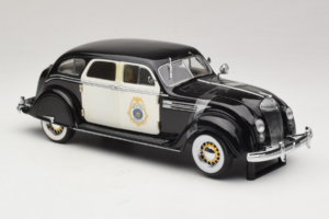 Chrysler Airflow Rendőrautó Signature Models 1:18 CCSM01 Fém – 4. kép a 6-ből