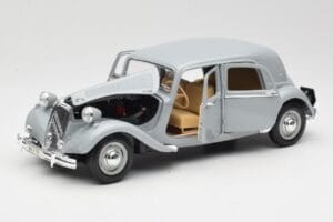 Citroen 15CV 6 Cyl Szürke Maisto 1:18 50313 Fém – 2. kép a 8-ből