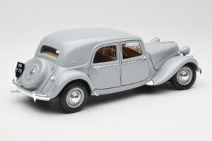 Citroen 15CV 6 Cyl Szürke Maisto 1:18 50313 Fém – 3. kép a 8-ből