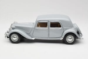 Citroen 15CV 6 Cyl Szürke Maisto 1:18 50313 Fém – 4. kép a 8-ből