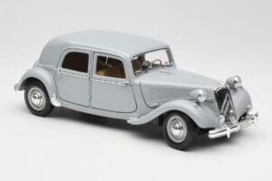 Citroen 15CV 6 Cyl Szürke Maisto 1:18 50313 Fém – 6. kép a 8-ből